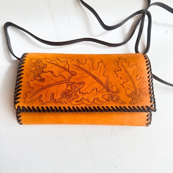 Vintage Leather Hand Tooled Leaf Acorn Print Wallet on A strap Crossbody - Picture 9 of 10